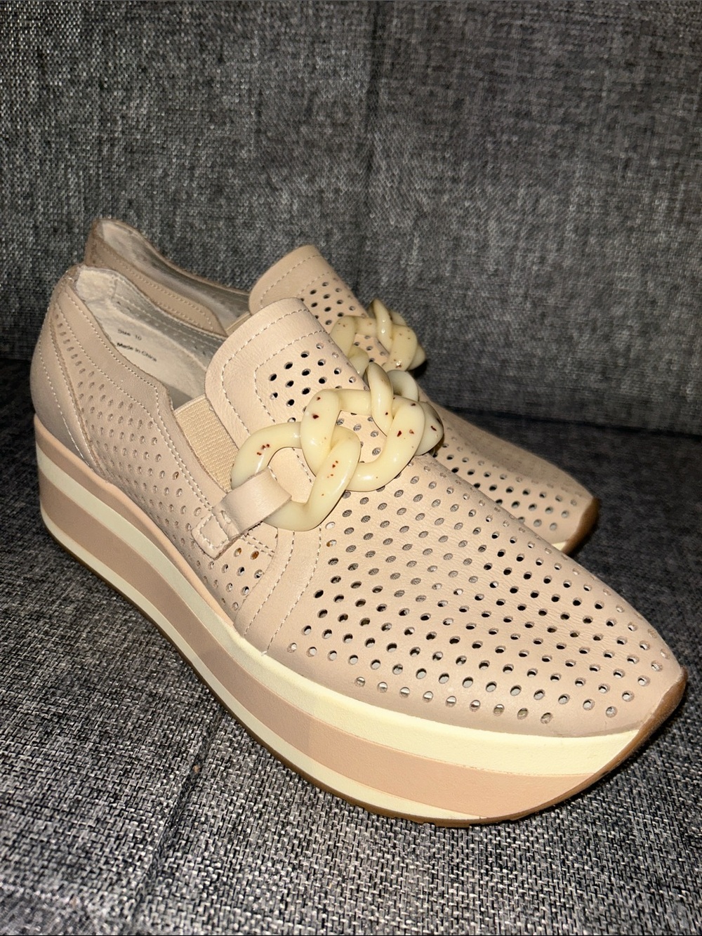NEW - Dolce Vita Jhenne - Beige Platform Slip-On Sneakers with Decorative Chain